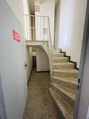 Treppenaufgang zum 1. OG