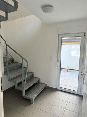 Hauseingang mit Terasse