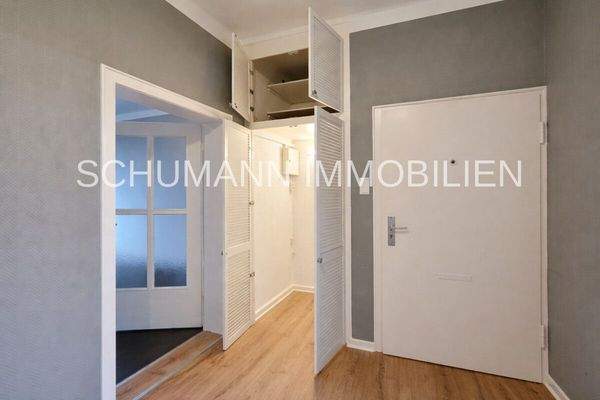 Flur mit weiterer Abstellfläche