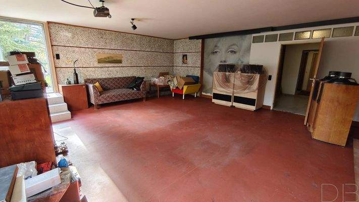 Kellerraum & Ausgang in den Garten