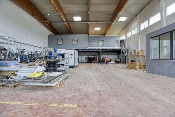 8f0943fc-86b5-4ef9-9afd-8915a7d1fe6b_original