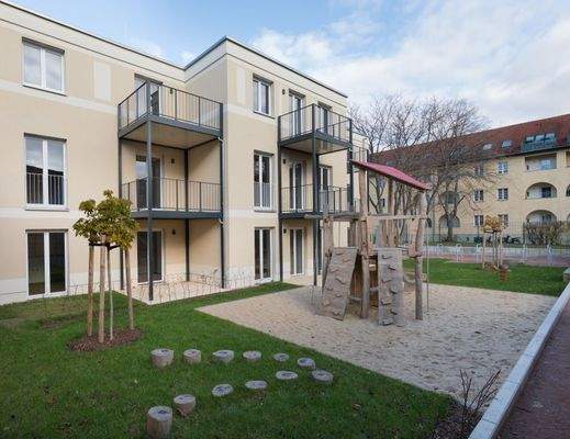 kleiner Spielplatz hinter GH2