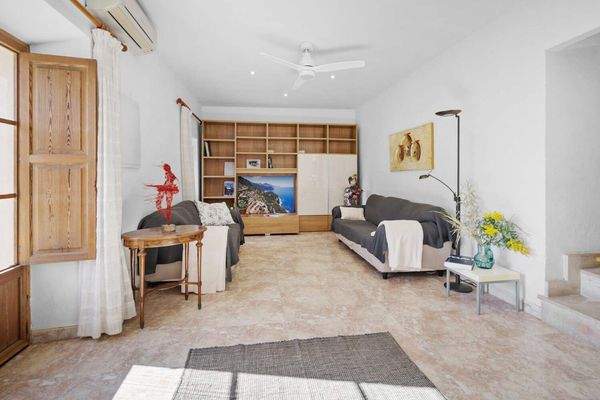 Blick ins Wohnzimmer