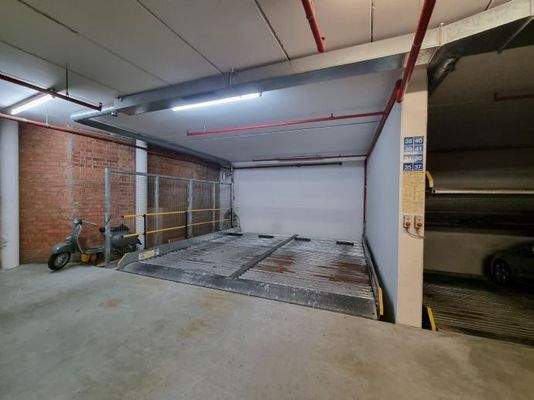 Tiefgaragenstellplatz unten rechts