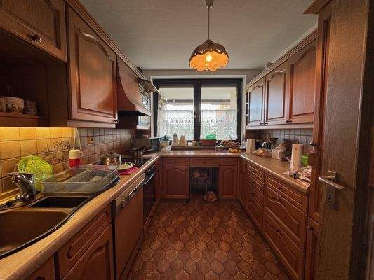 Küche mit Einbauküche