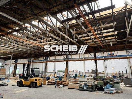 mit Gabelstapler befahrbar