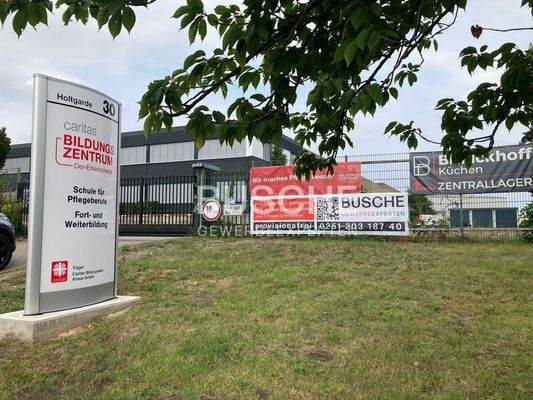 Einfahrt auf das Grundstück