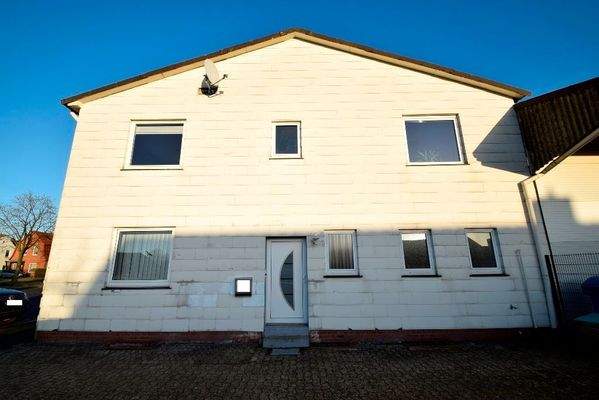 4 Giebelseite mit Hauseingang für das Obergeschoß