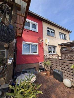 Gebäude mit SAT- Anlage