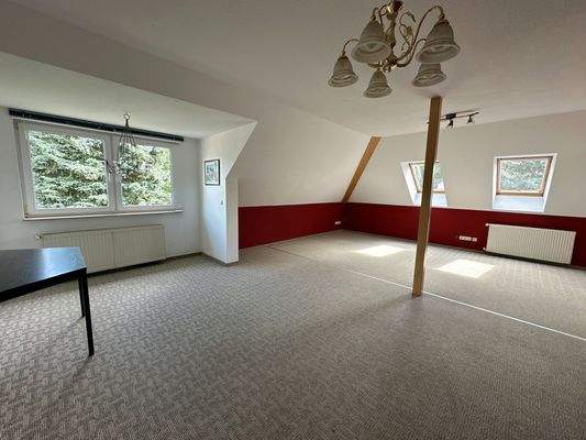 Großes Zimmer oben 2.jpg