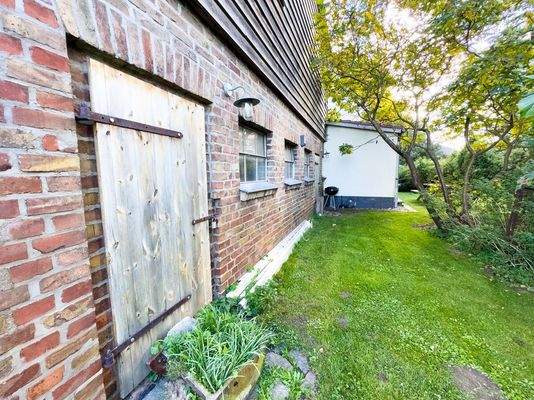 Der Zugang von außen zum ehemaligen Stall