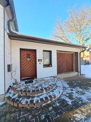 Eingangsbereich mit Garage