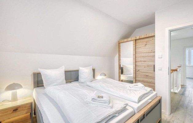 Schlafzimmer 2_2.jpg