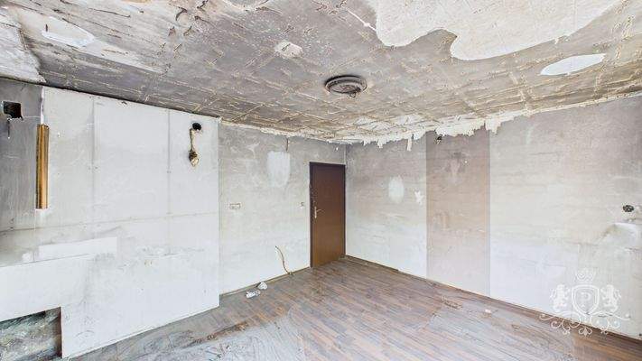 CAM01984G0-PR0506-STILL004