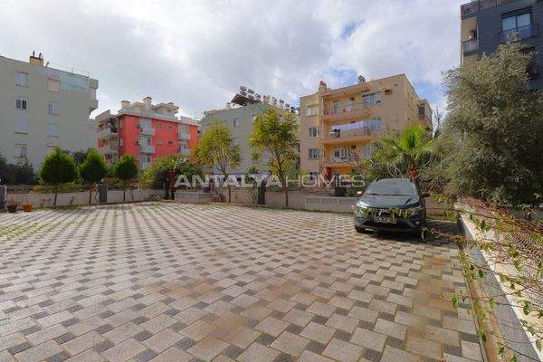 Furnished Flat with Indoor Parking in Antalya Muratpaşa