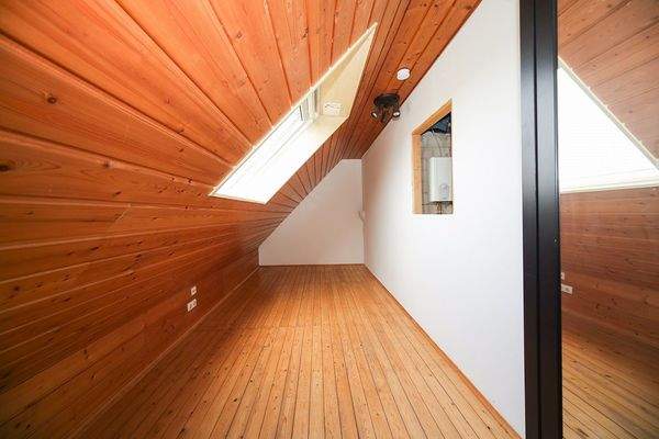 Schlafzimmer 4 (Spitzboden)