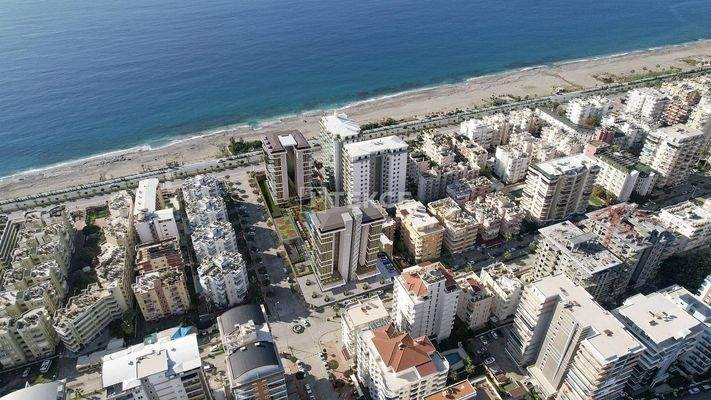 Seafront Real Estate with Views in a Complex in Alanya