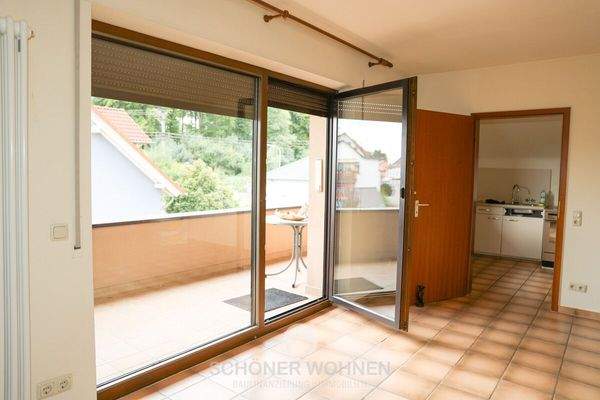 OG | Wohnzimmer mit Zugang zur Loggia