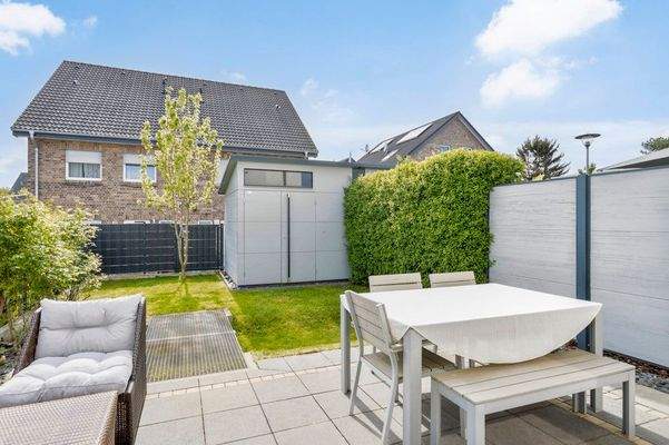 Terrasse - Blick in den Garten