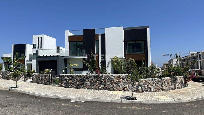 Detached Villas in Advanced Complex in North Cyprus Girne