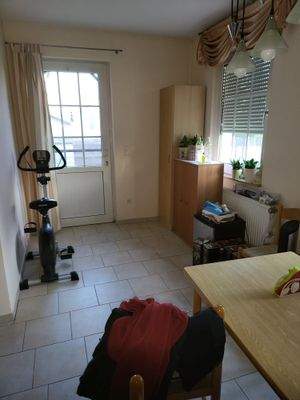 Erdgeschoss Küche mit Tür zum Garten