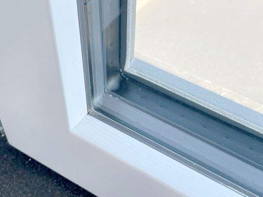 Dreifachverglasung der Fenster