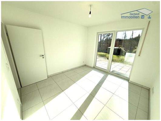 Büro oder Gästezimmer mit Zugang zur Südterrasse