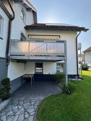 Balkon mit überdachter Terrasse Einliegrerwohnung