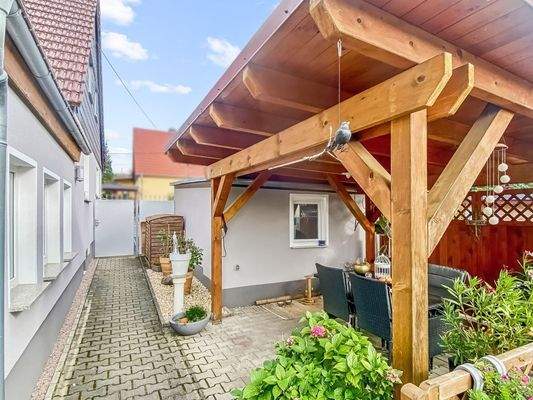 überdachte Terrasse