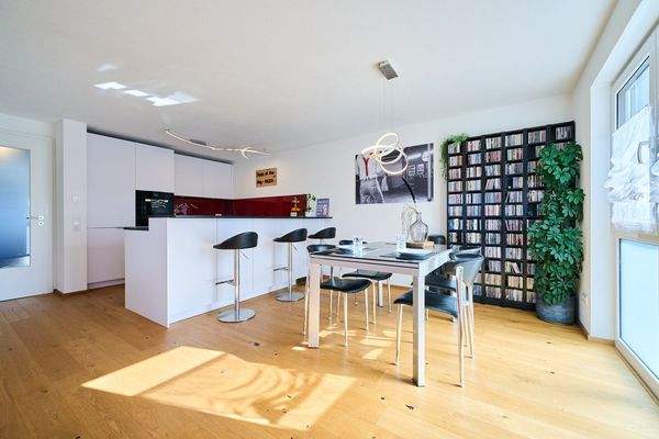 Essbereich mit offener Küche