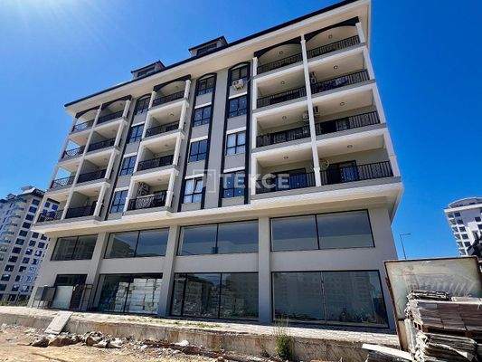 Sea-View Apartments in a Social Compound in Mahmutlar Alanya