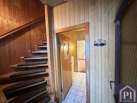 Aufgang ins Obergeschoss