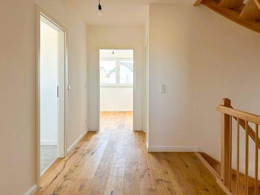 Zentraler Flur im 1. OG