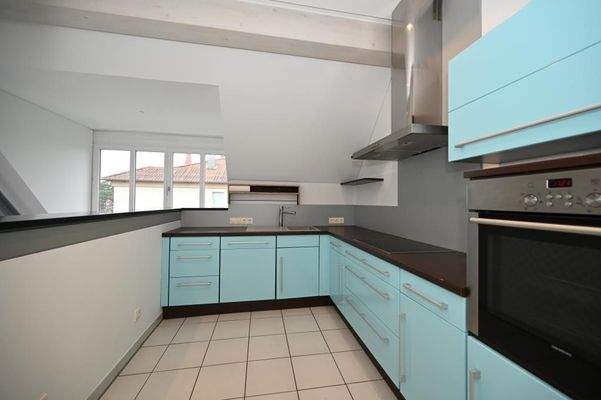 Stilvolle Einbauküche inklusive