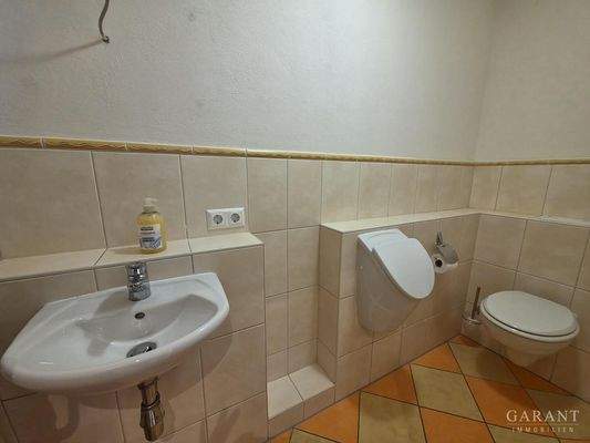 Gäste WC mit Urinal