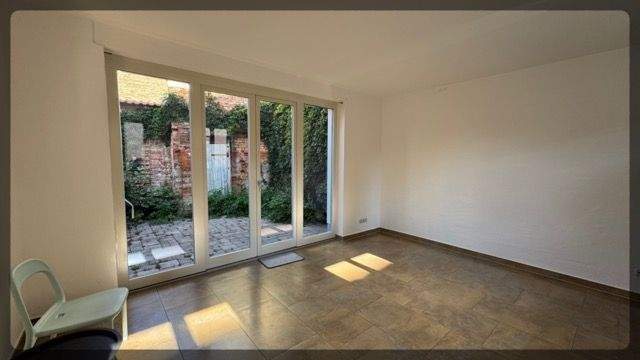 große Fensterflächen zum Hof