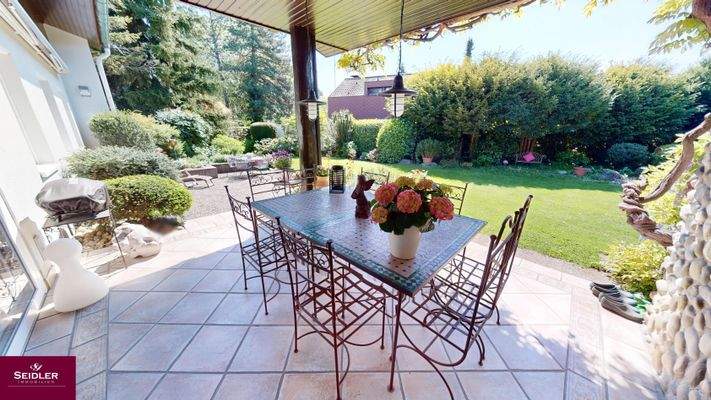 Überdachte Terrasse