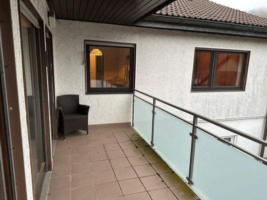Balkon mit Blick auf Schlaf- und Kinderzimmer