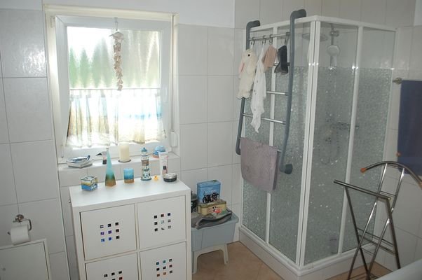 ETW/Buchenweg: Bad-Dusche