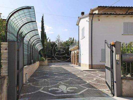 Renovierte Luxus Villa