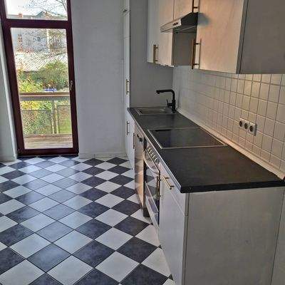 Küche mit Einbauküche