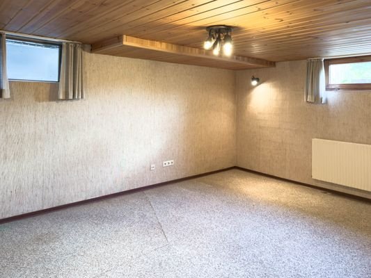 18. Hobbyraum im Keller.jpg