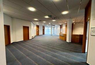 großzügige Büroeinheit