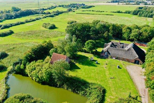 Luftbild Deichgrafenhof mit Nebengebäude