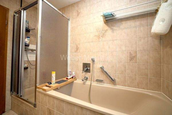 3421 EG WE1 - Wannen-Duschbad b