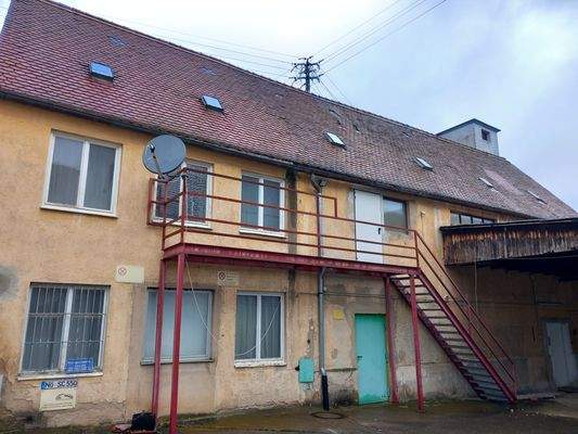 Hinteransicht vom Hinterhof