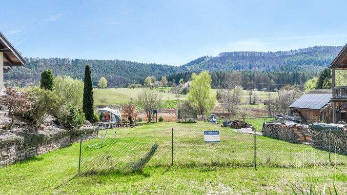 Straßenansicht mit Ausblick