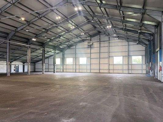 Interior Halle 3.jpg