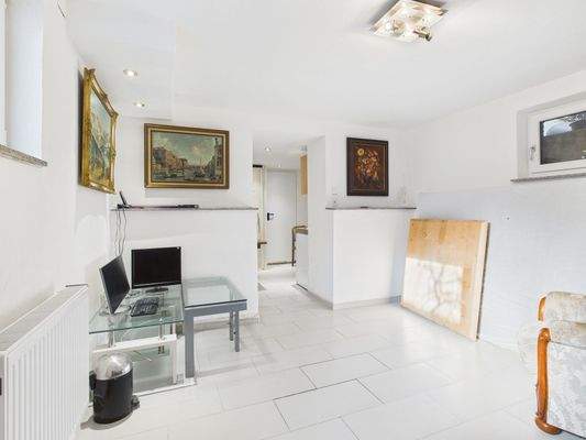 CAM04182G0-PR0041-STILL016