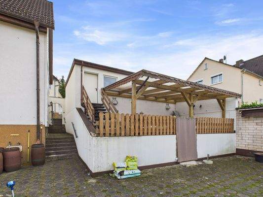 Außenansicht Garagen